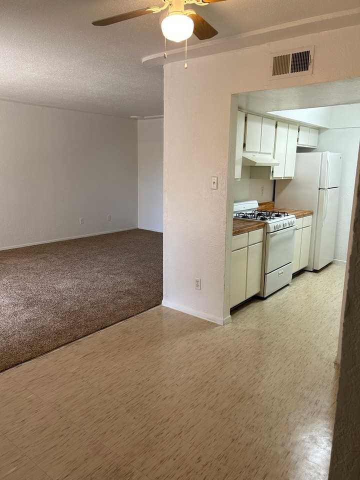 to Lynwood Garden Apartments. Your Oasis in East El Paso