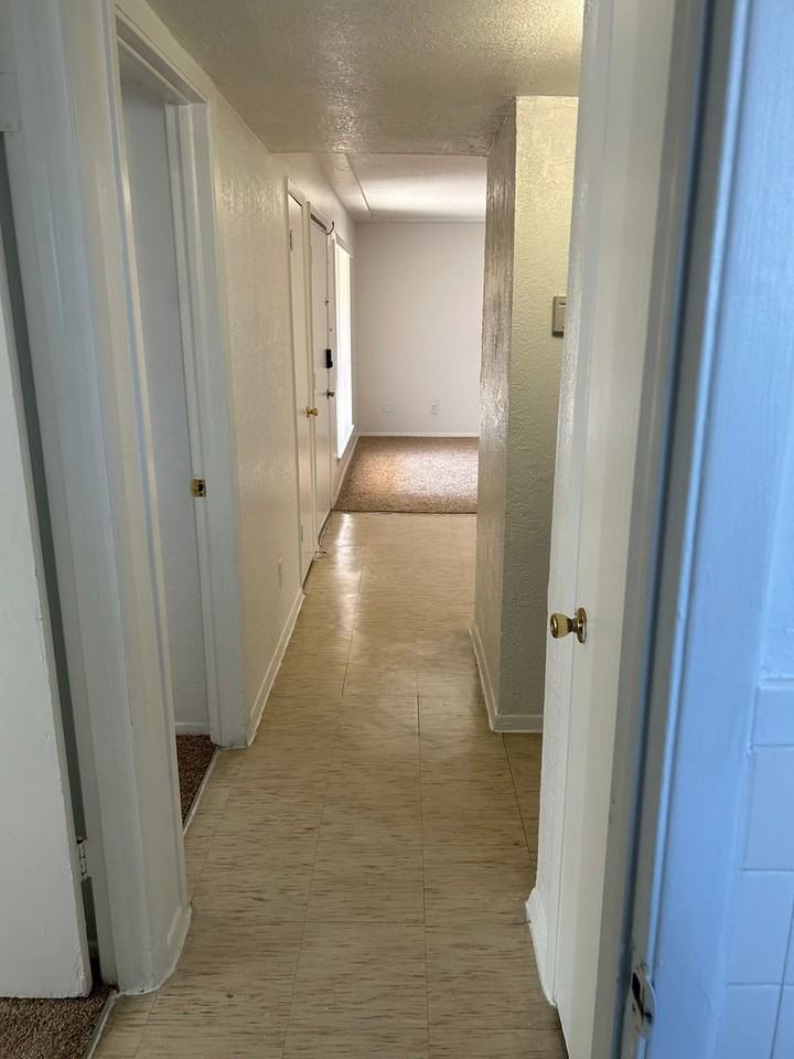 to Lynwood Garden Apartments. Your Oasis in East El Paso