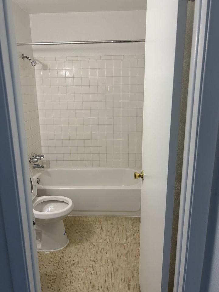 to Lynwood Garden Apartments. Your Oasis in East El Paso