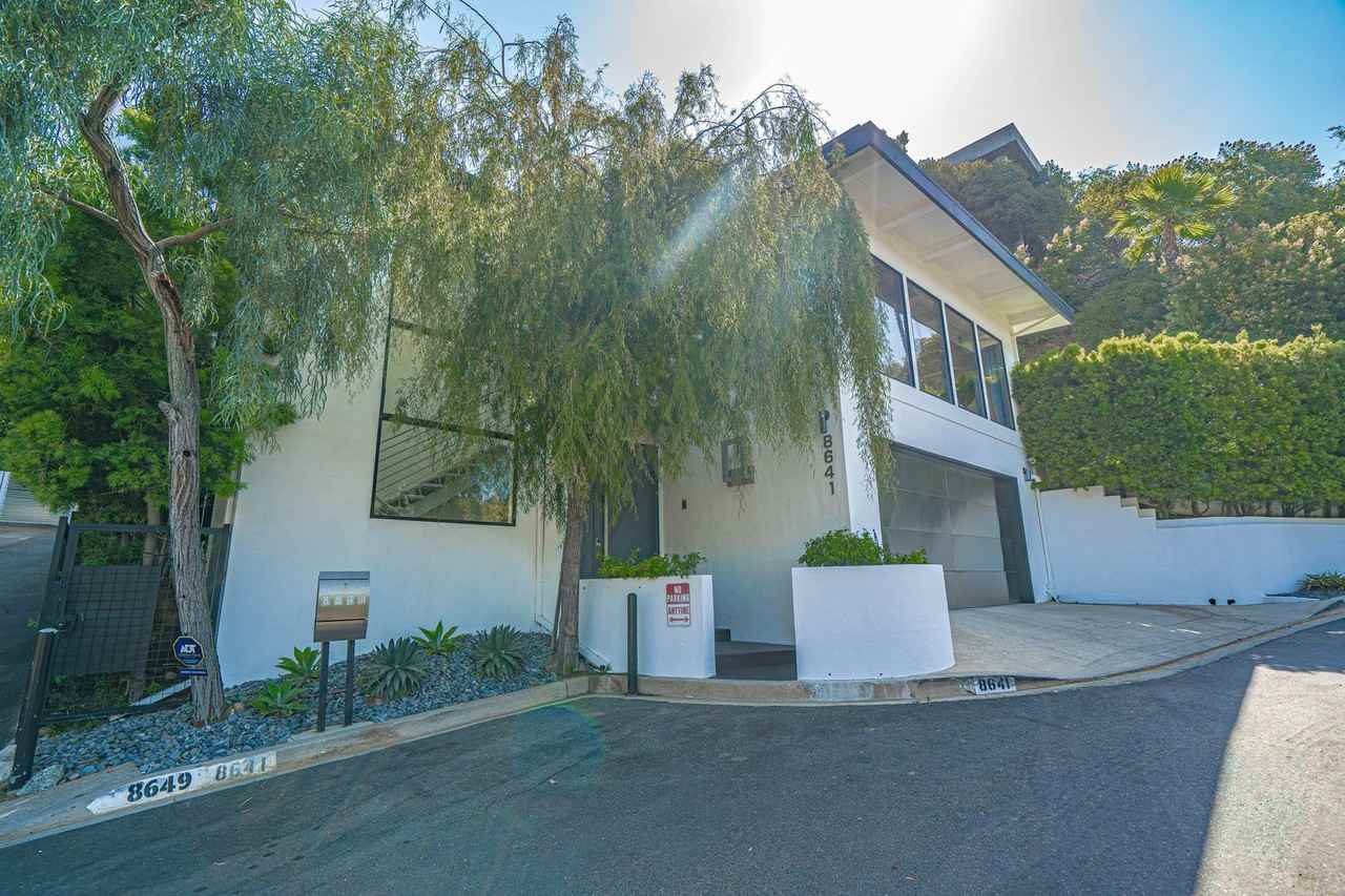 8641 Metz Pl - Photo 3 of 39