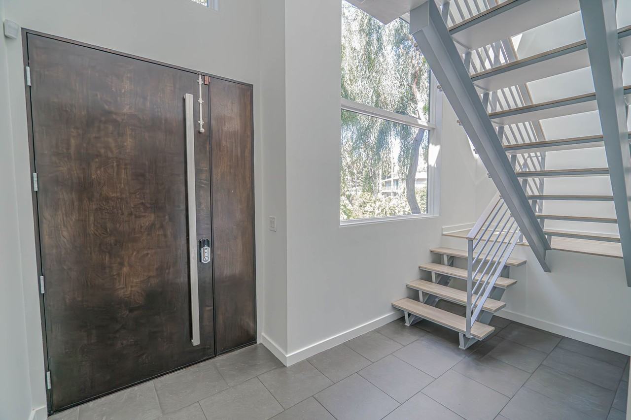 8641 Metz Pl - Photo 5 of 39