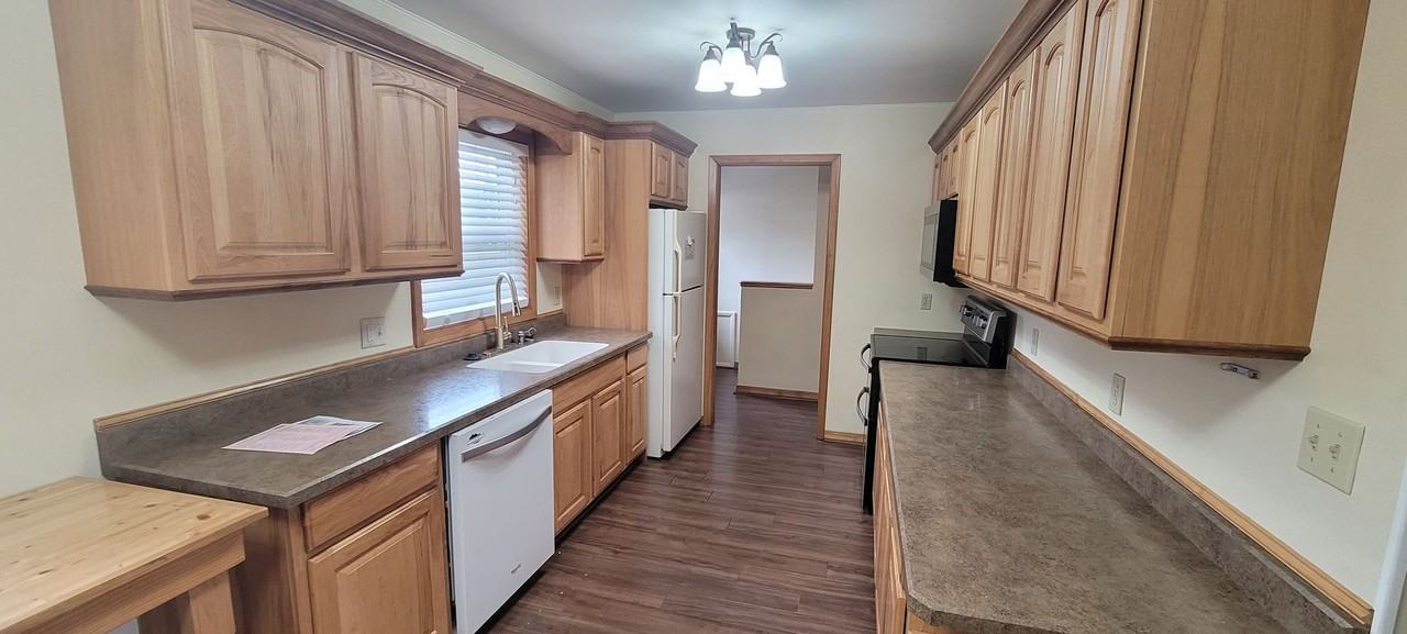 2907 Birchmont Dr Ne - Photo 4 of 17