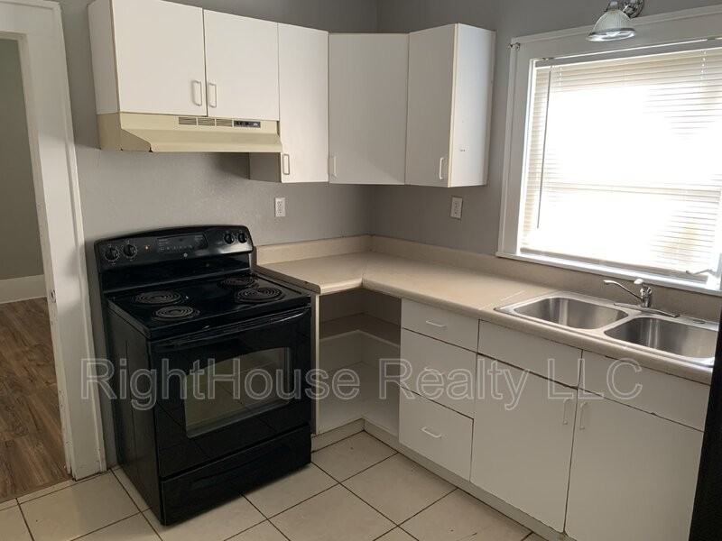 1408 High St #B - Photo 7 of 17