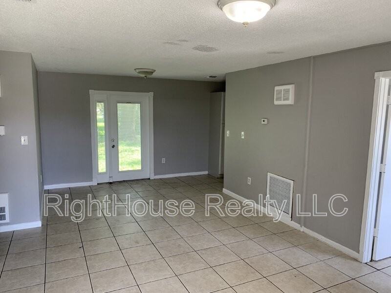 4403 Colony Way - Photo 2 of 13