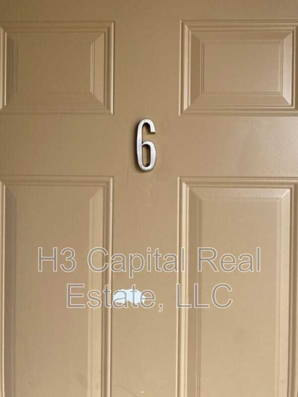 123 Saint Louis Rd #6 - Photo 2 of 10