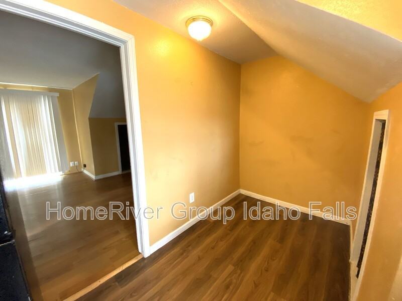 1350 1/2 Lake Ave - Photo 4 of 12