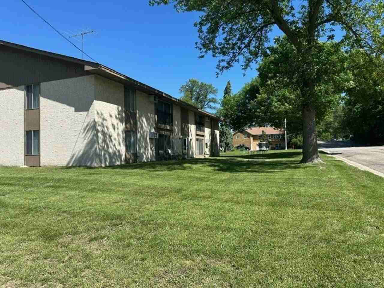 Eveningside Apartments - Photo 3 of 32