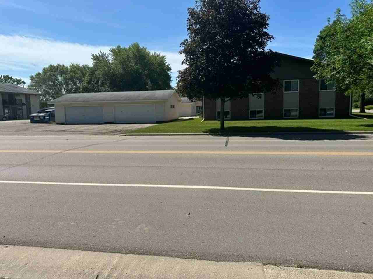 Eveningside Apartments - Photo 4 of 32