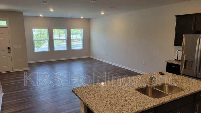 5132 Anamosa St - Photo 4 of 26