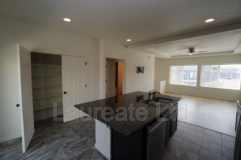 5472 Danube St - Photo 6 of 23