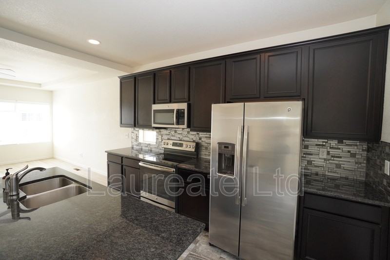 5472 Danube St - Photo 7 of 23