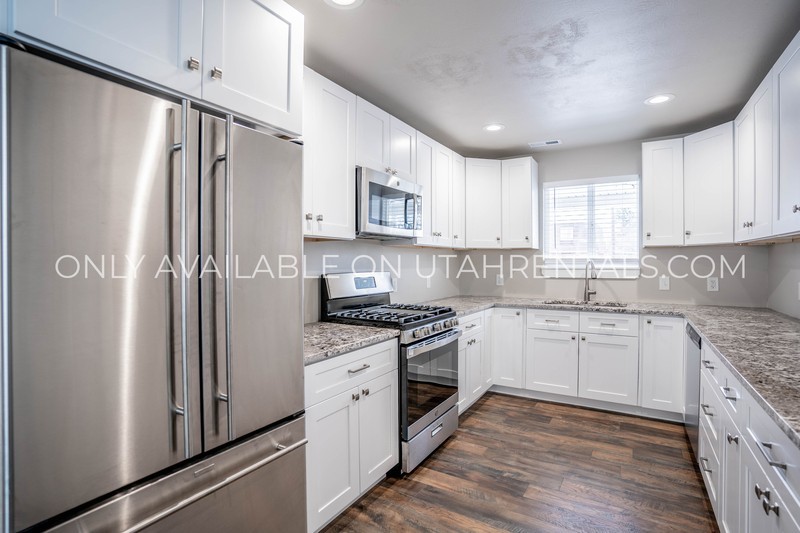 2670 S St #DOWN - Photo 3 of 43