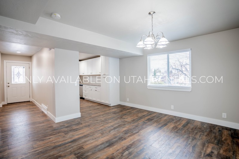 2670 S St #DOWN - Photo 5 of 43