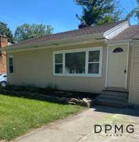 211 S Clemens Ave - Photo 1 of 1