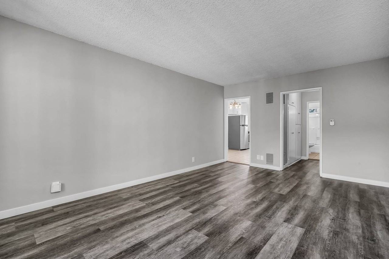 4926 August St #19 - Photo 4 of 16