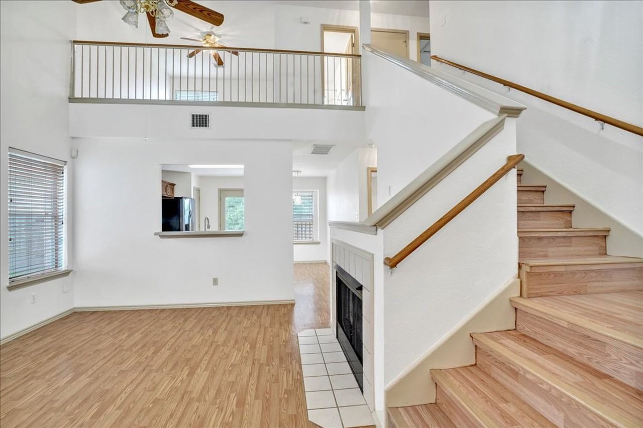 1405 Scottsdale Dr - Photo 4 of 21