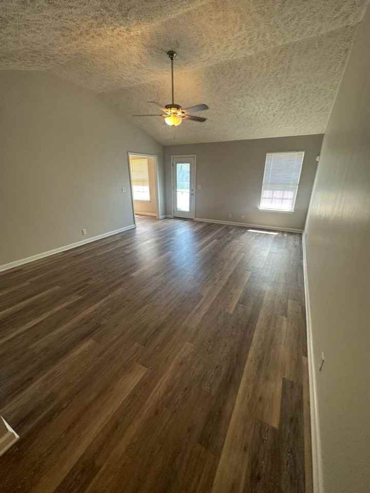 2506 Gold Valley Dr - Photo 4 of 26