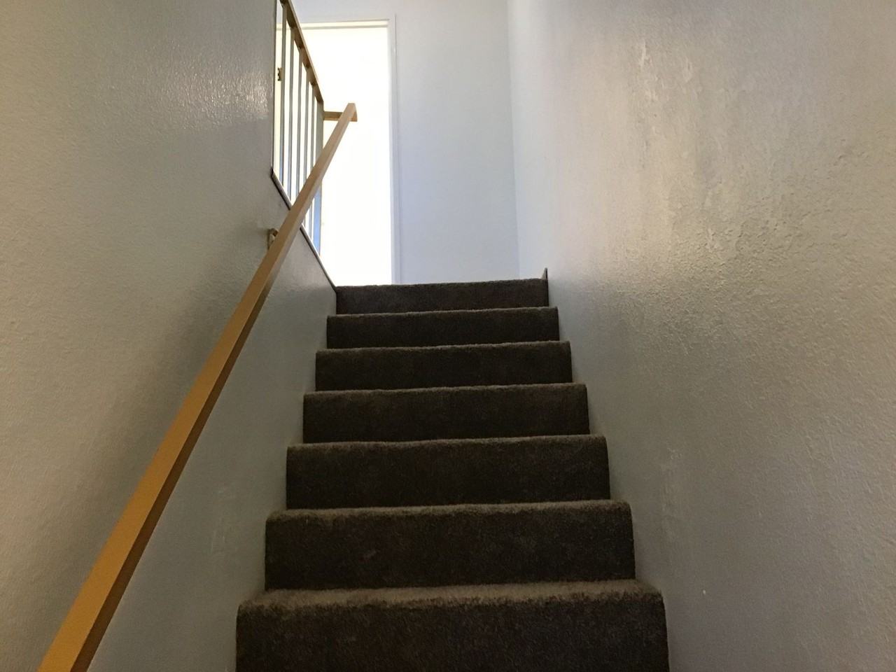 1436 E 9th St #6 - Photo 7 of 10