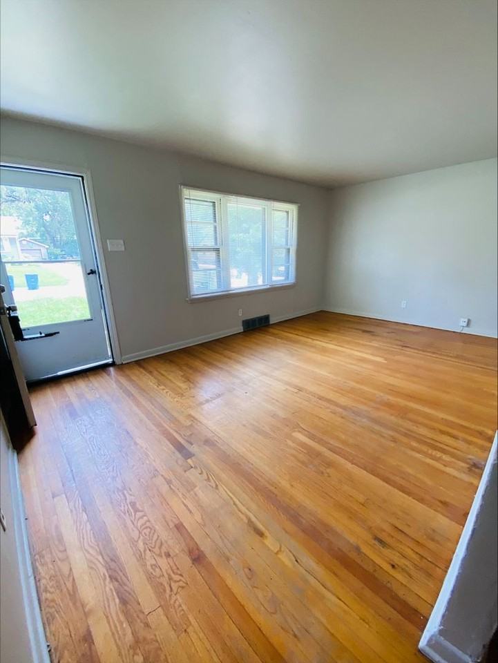 6827 Brower Ct - Photo 2 of 13