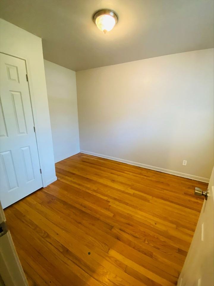 6827 Brower Ct - Photo 3 of 13