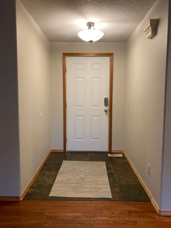 841 12th St - Photo 3 of 27