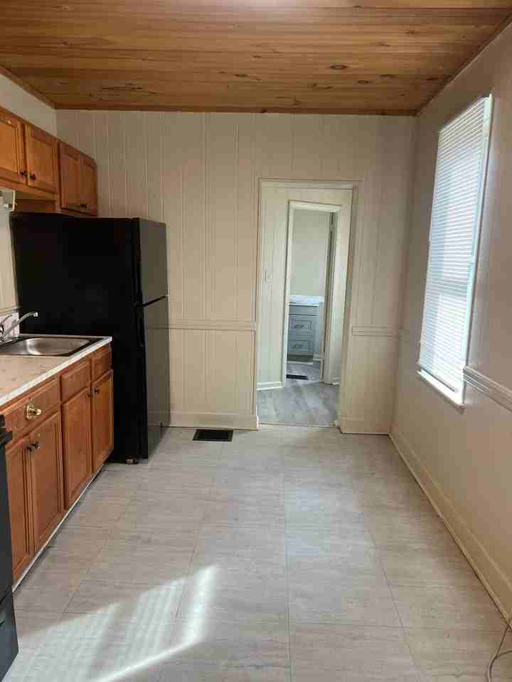 753 Marietta Ave - Photo 2 of 4