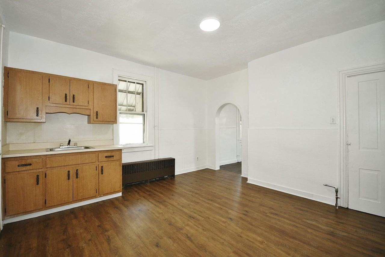 114 Auriles St - Photo 2 of 50