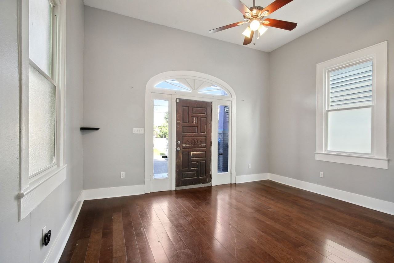 1225 Saint Ferdinand St - Photo 3 of 15