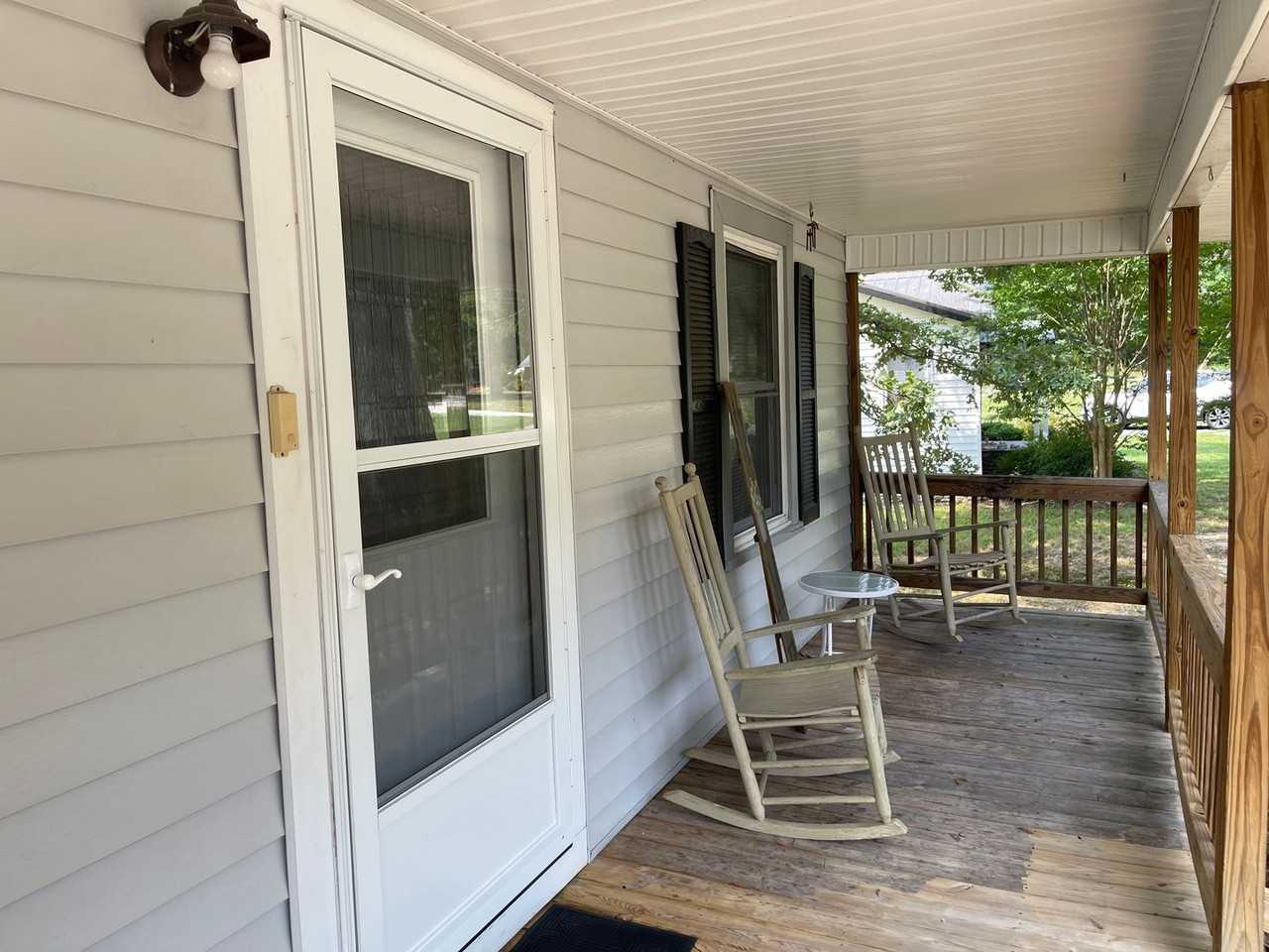 806 Allen Dr - Photo 2 of 14