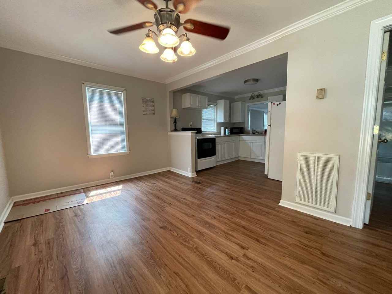 806 Allen Dr - Photo 3 of 14