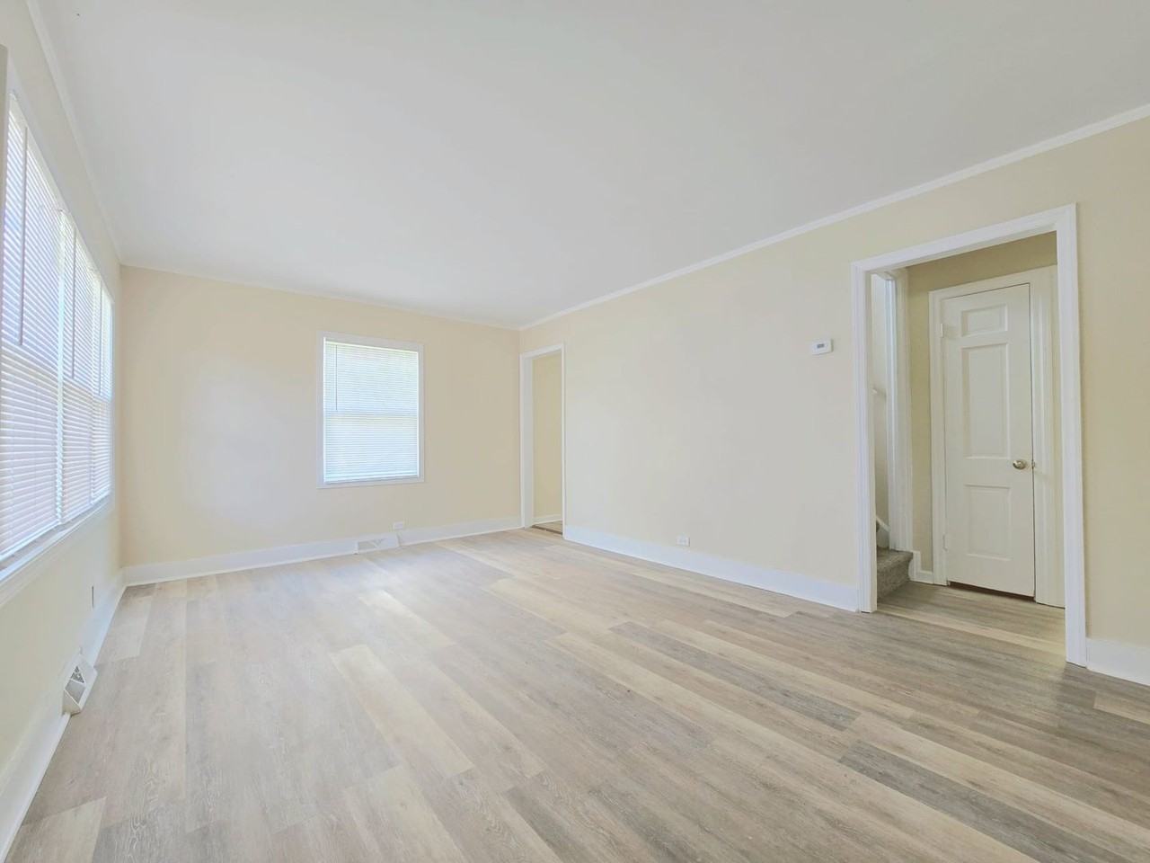 2106 Elwood Ave - Photo 3 of 20