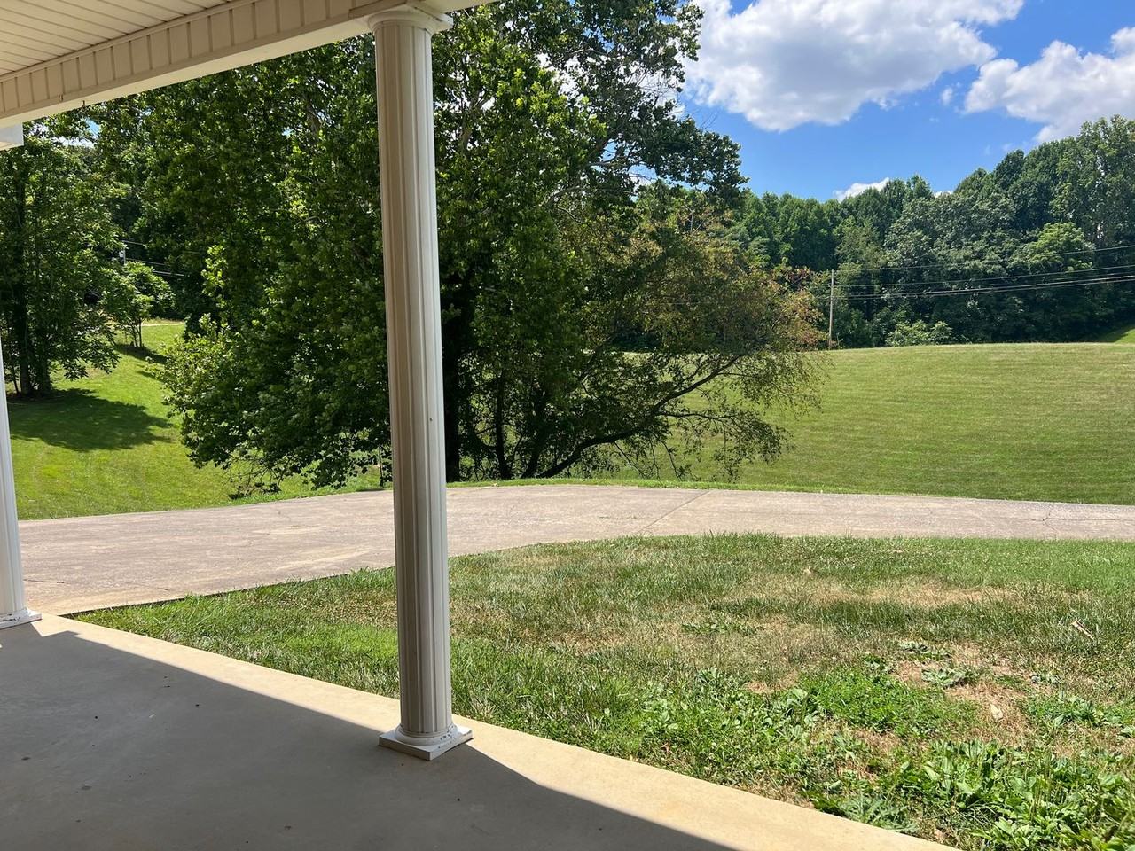 1035 Ridgewood Ln - Photo 6 of 35