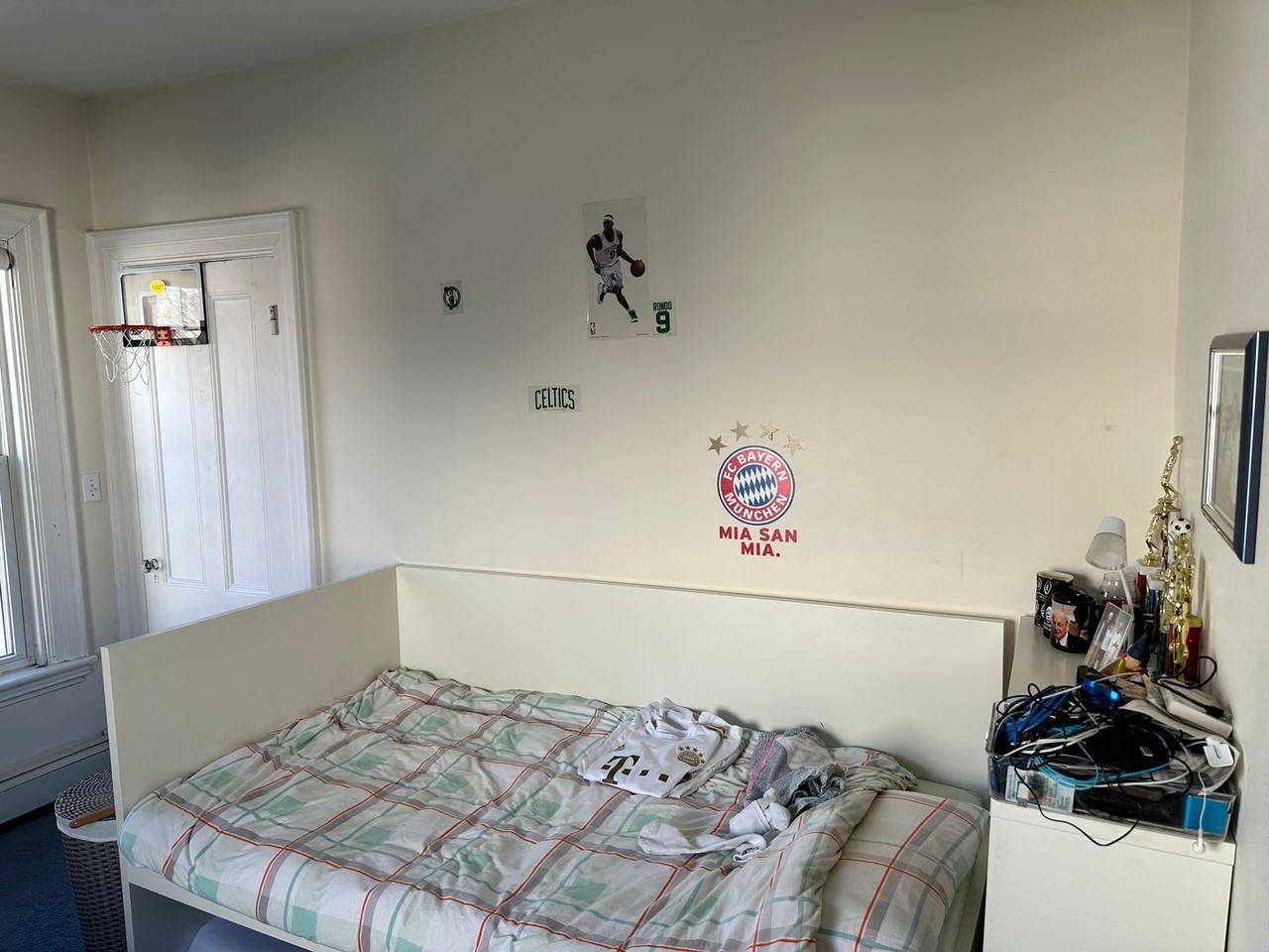 92 Walker St - Photo 4 of 13