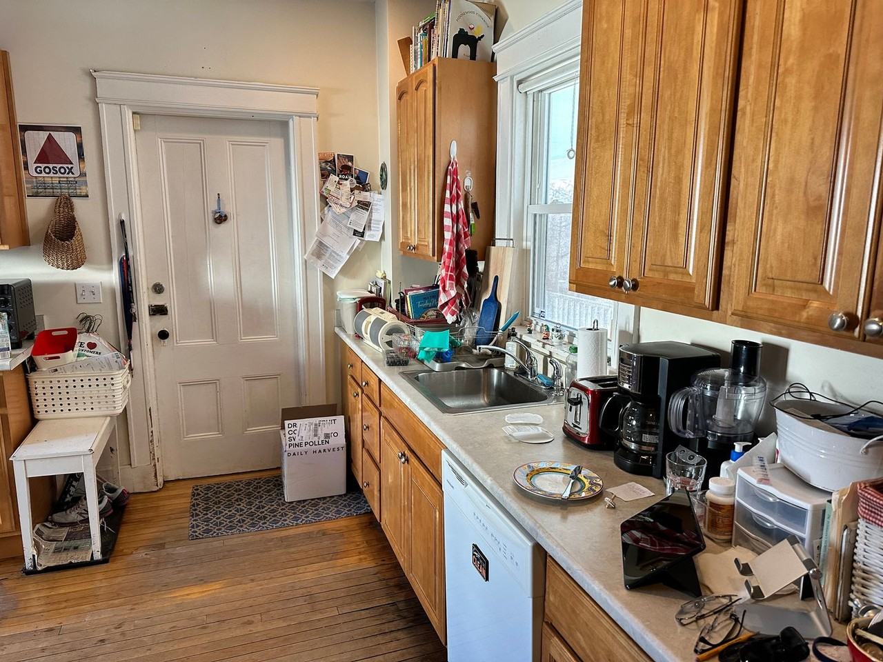 92 Walker St - Photo 6 of 13