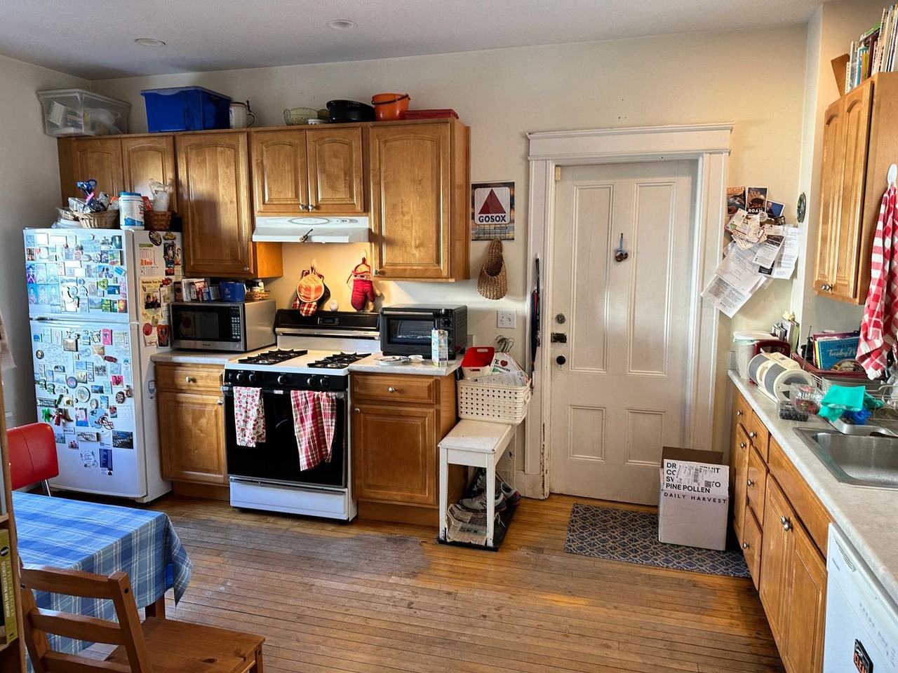 92 Walker St - Photo 7 of 13