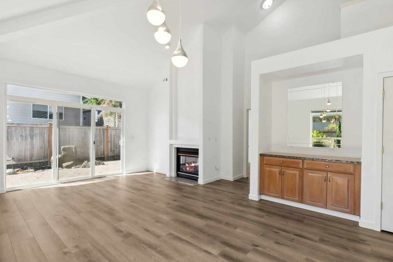 16606 35th Ave Se - Photo 5 of 34