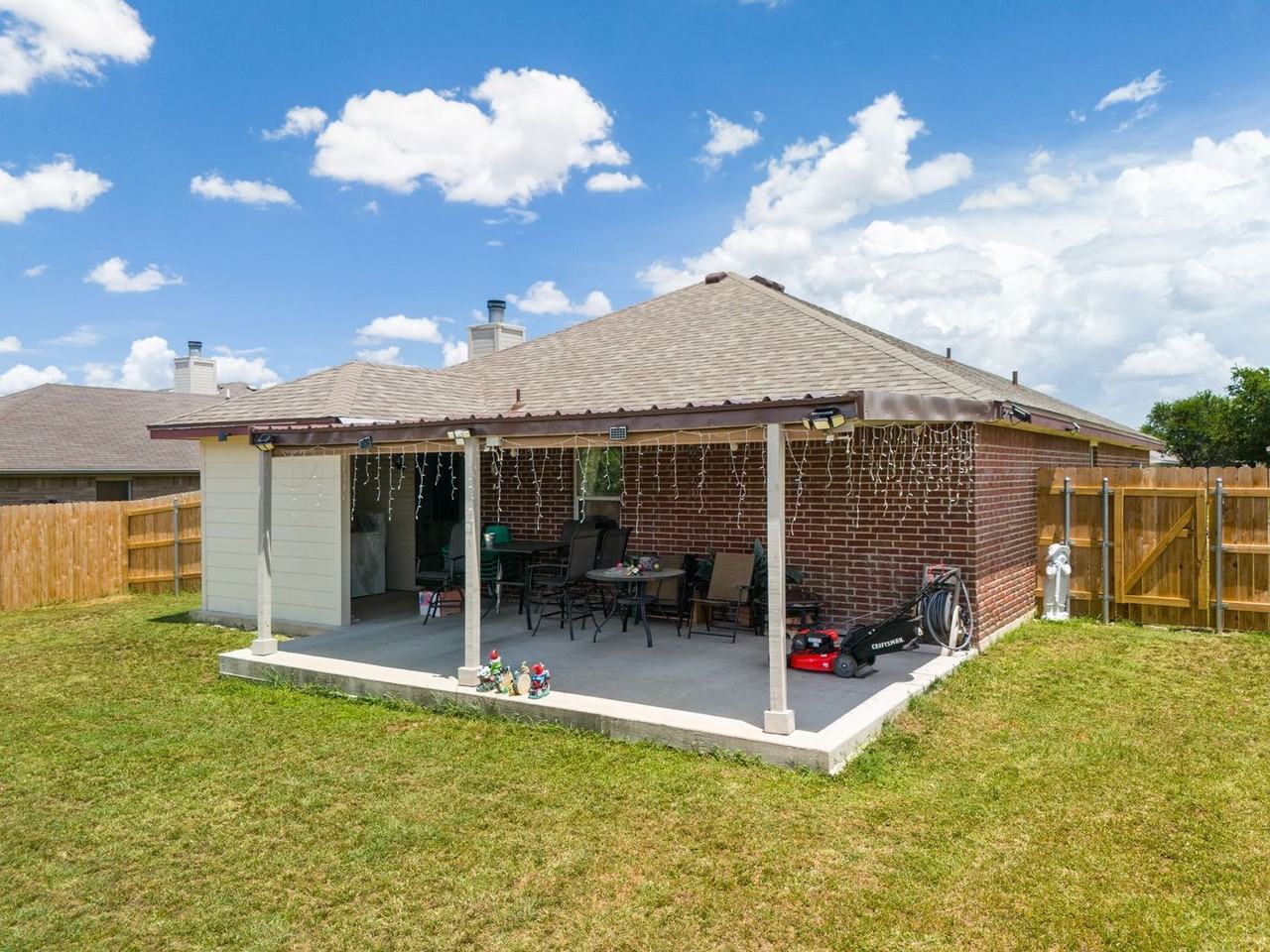 3901 Kevin Shaw Dr - Photo 2 of 15