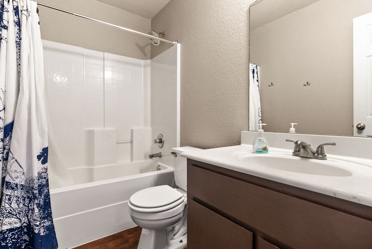 3901 Kevin Shaw Dr - Photo 3 of 15