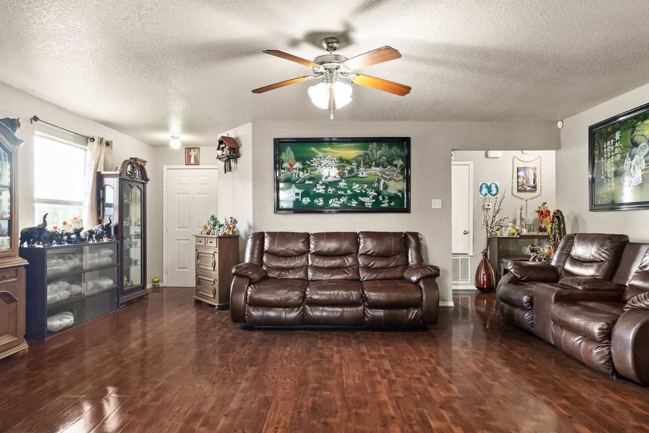 3901 Kevin Shaw Dr - Photo 5 of 15