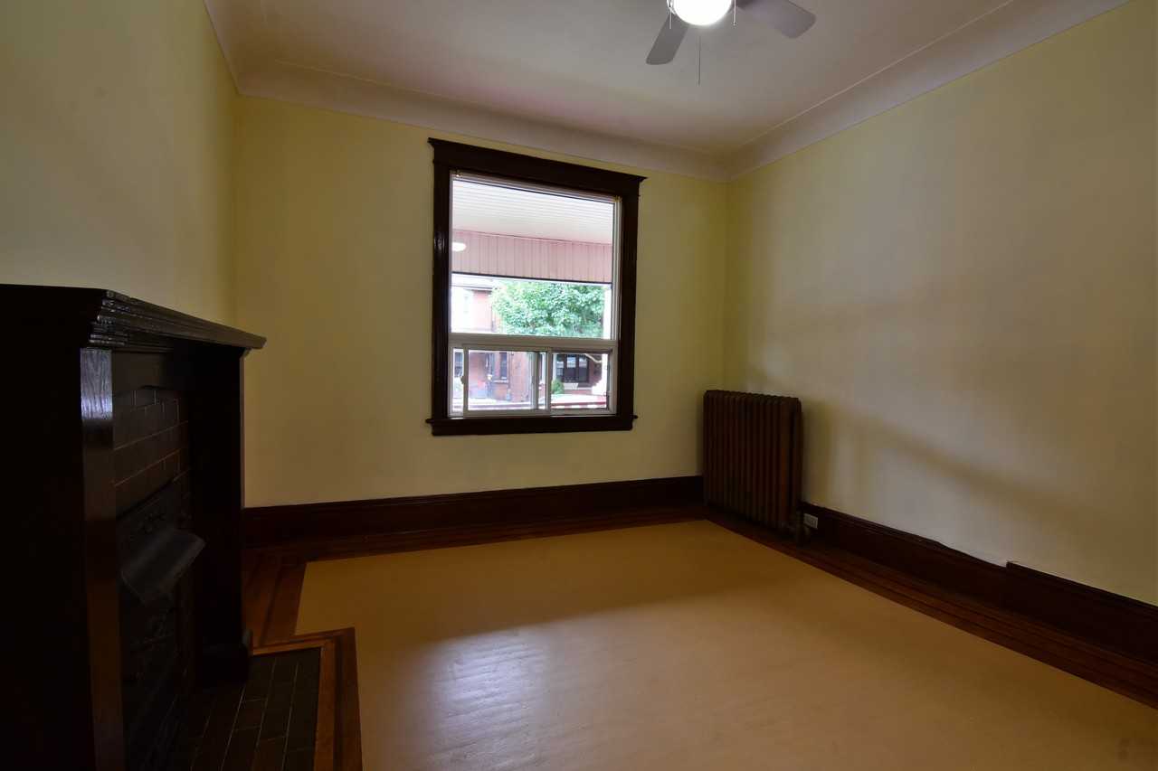 49 Spadina Avenue #B - Photo 3 of 12