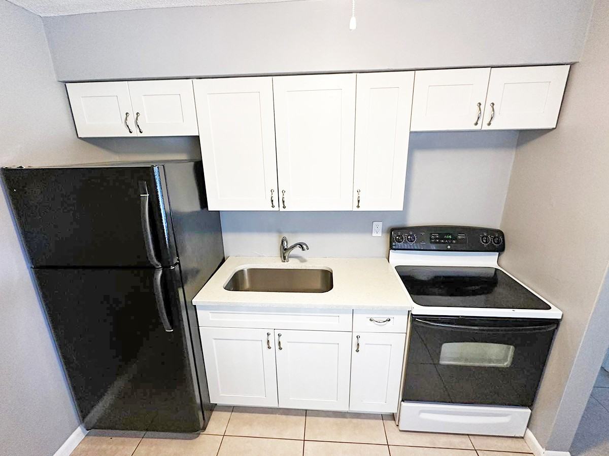 4030 NW 30th Terrace - Photo 3 of 18