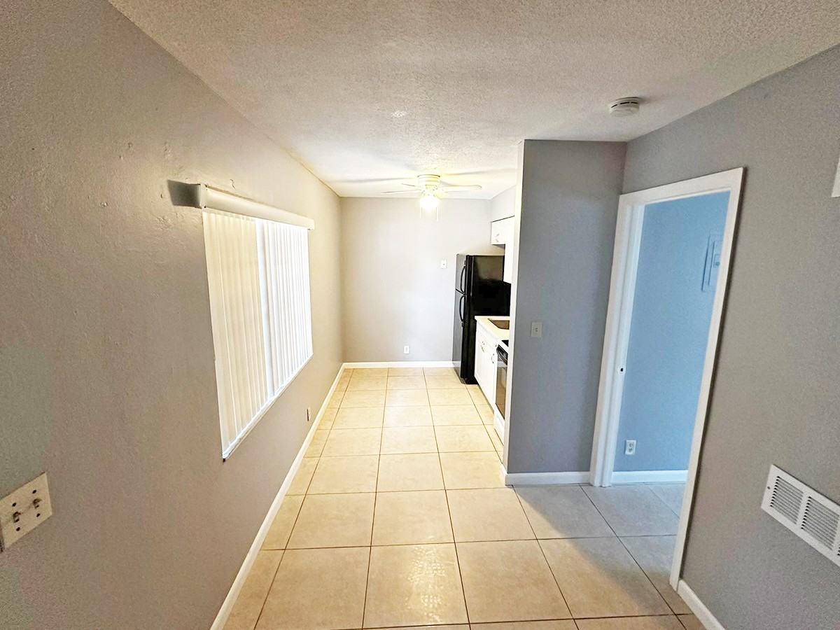 4030 NW 30th Terrace - Photo 5 of 18