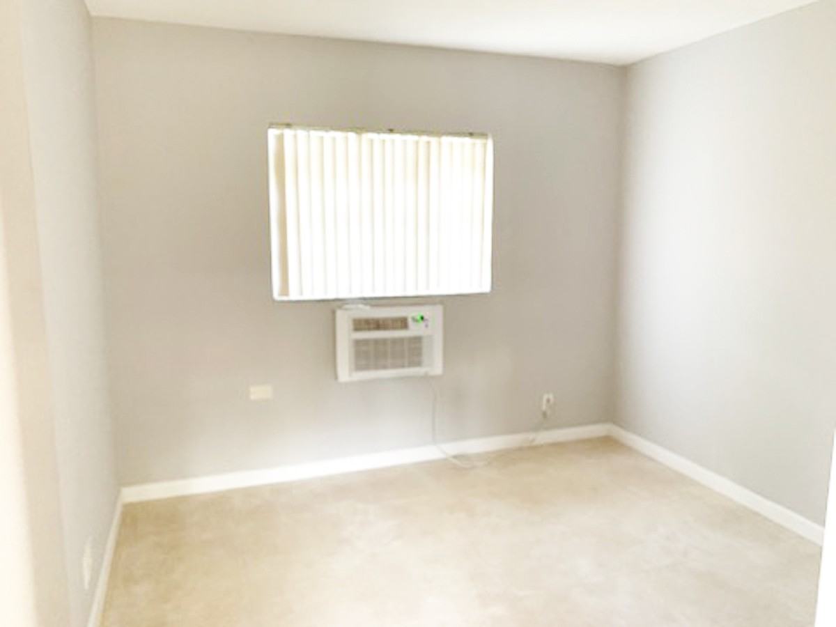 4030 NW 30th Terrace - Photo 6 of 18