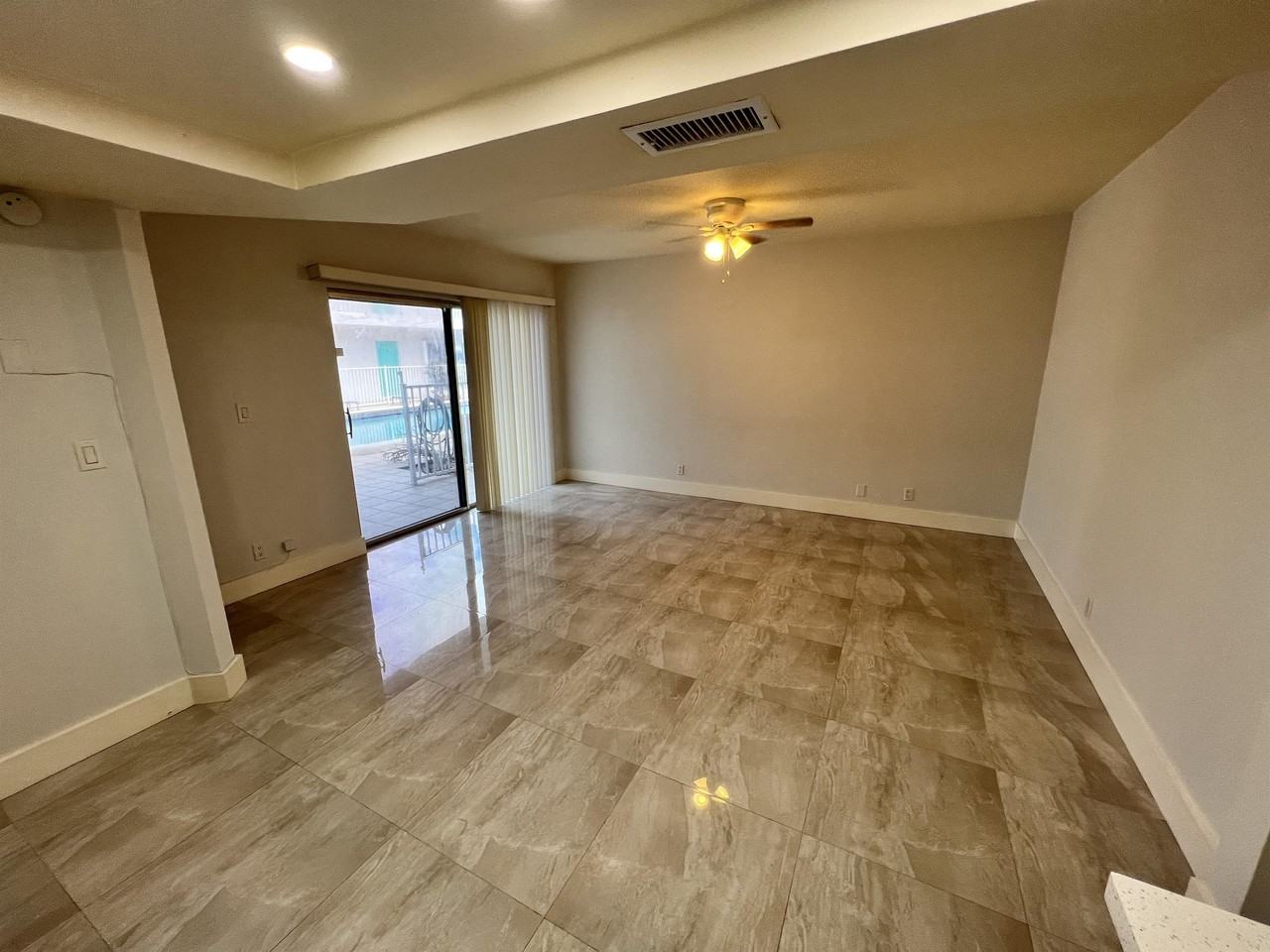 1534 Southeast 15th Street- - Photo 4 of 45