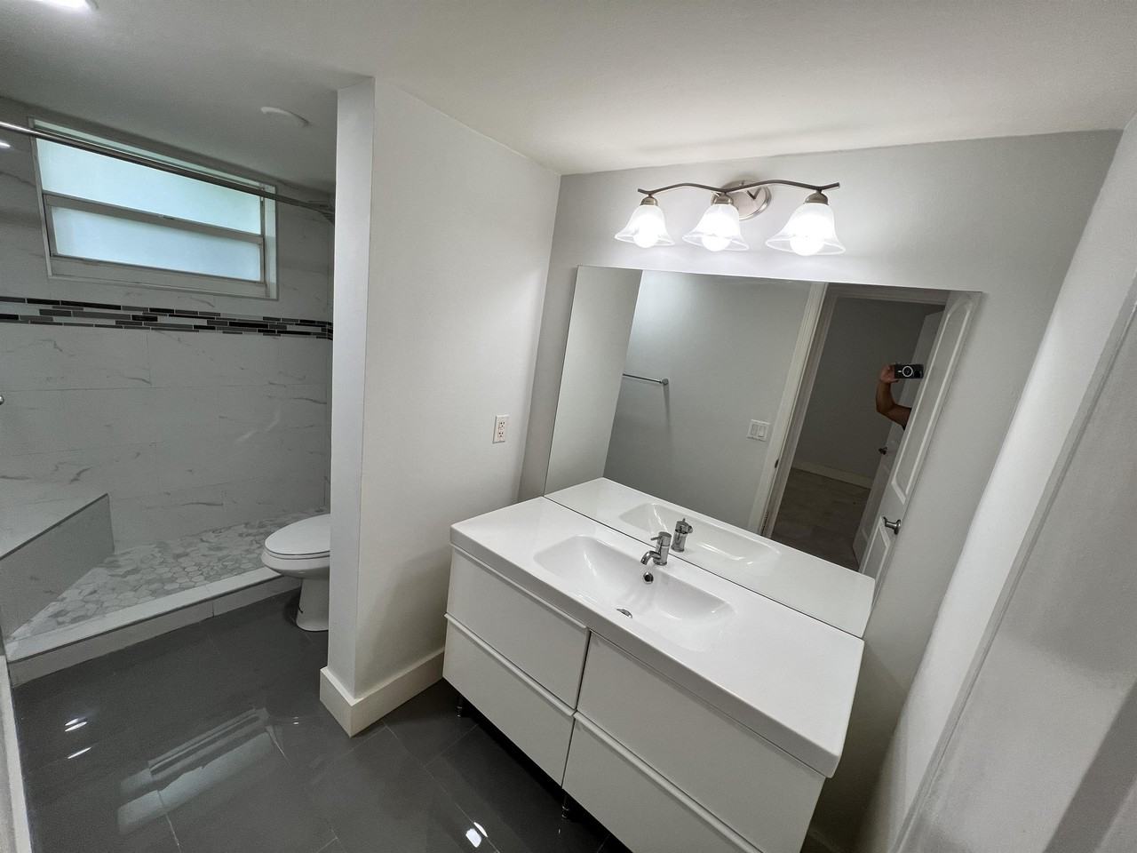 1534 Southeast 15th Street- - Photo 6 of 45