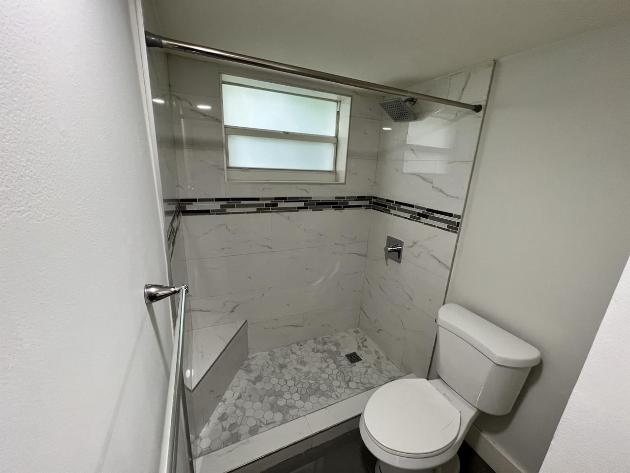 1534 Southeast 15th Street- - Photo 7 of 45