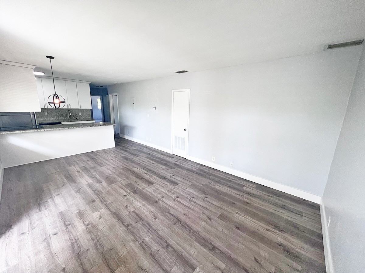 312 Northeast 15th Avenue - Photo 5 of 21