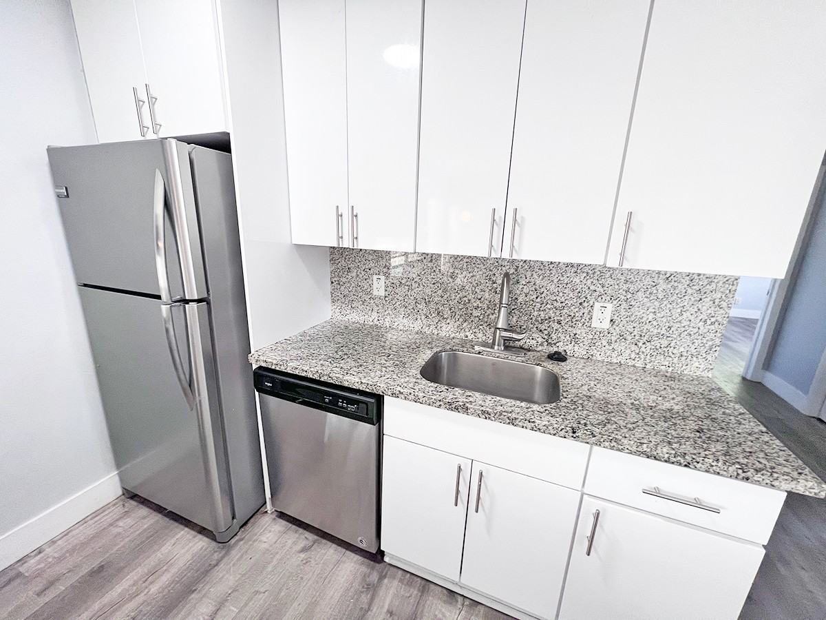 312 Northeast 15th Avenue - Photo 6 of 21