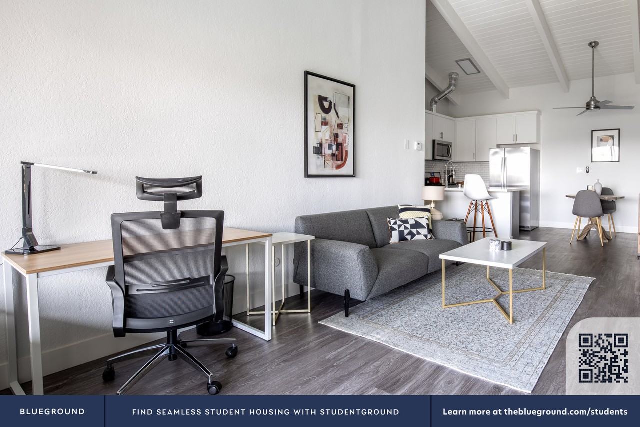 6510 Green Valley Circle - Photo 6 of 51