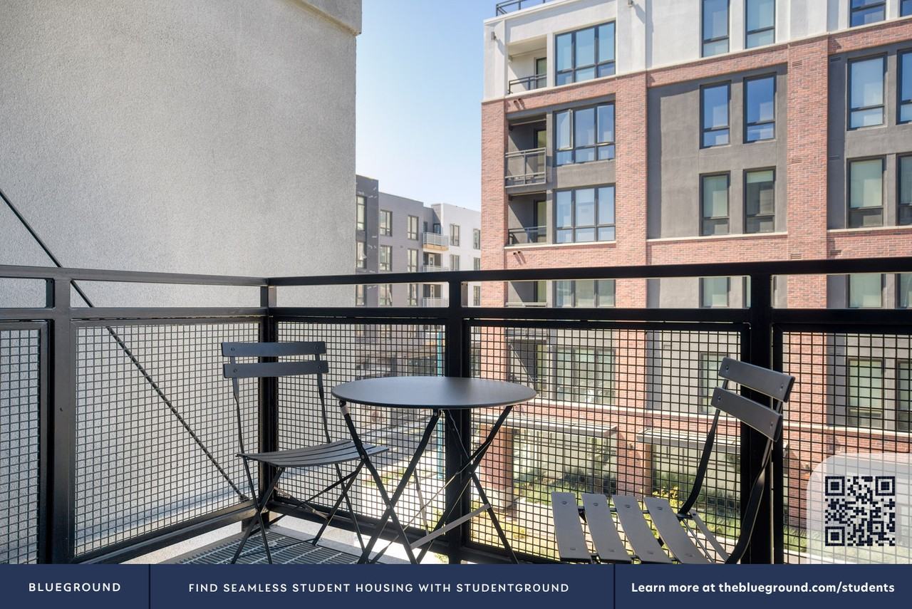 4310 Hubbard Street - Photo 7 of 109